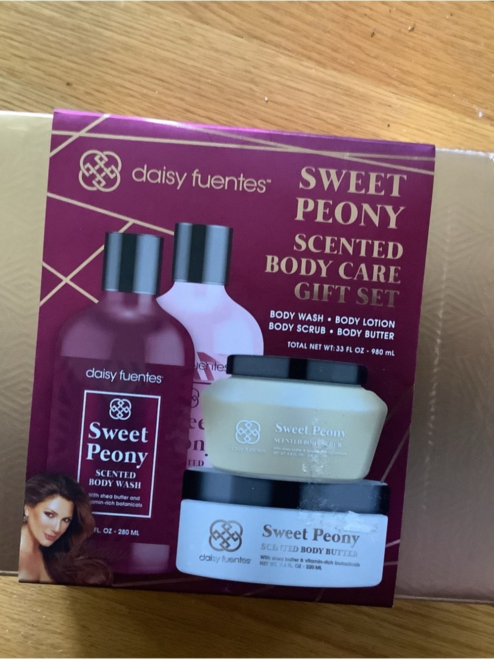 Daisy Fuentes Sweet Peony Body Care Gift Set - Purple & Cream